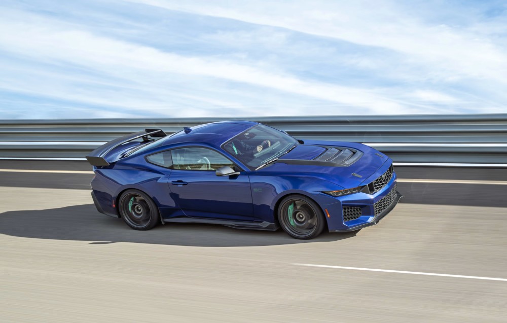 Mustang Dark Horse SC